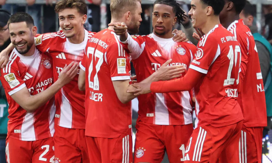 Record-breaking Bayern march closer to Bundesliga title