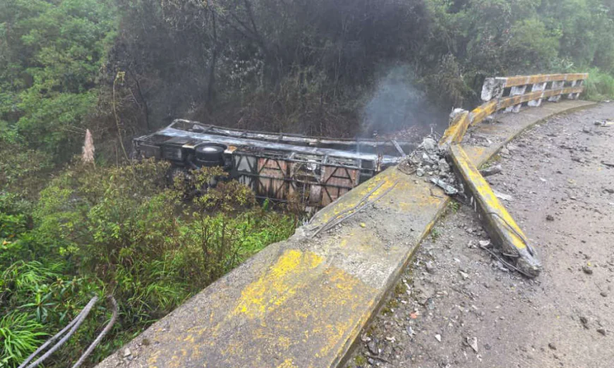 Bus accident kills 14 in Ecuador