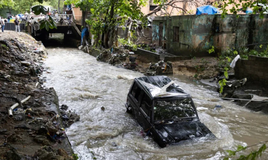 Floods in Dominican Republic kill 7, displace over 30,000