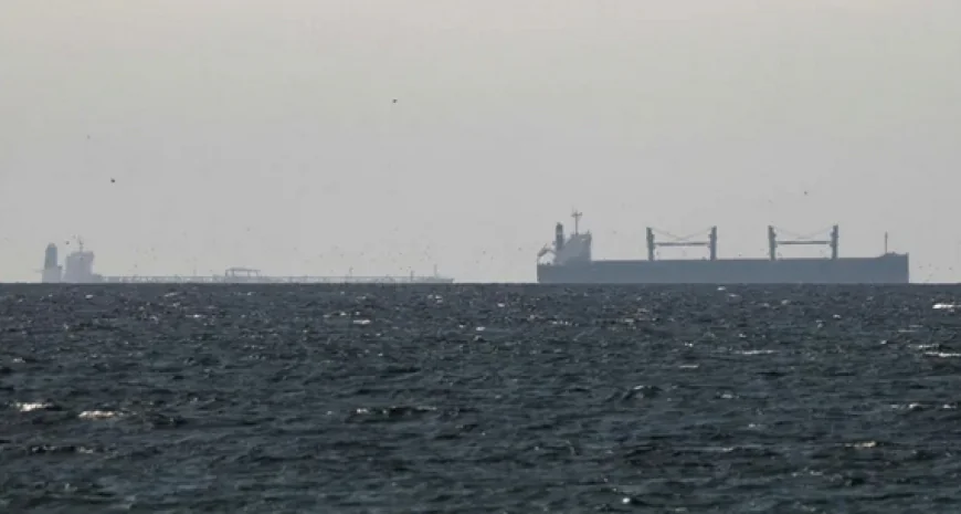 Strait of Hormuz to stay closed until port blockade lifts, Iran says