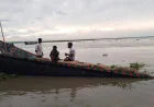 Boats with VGF-rice sink in Brahmaputra at Fulchhari