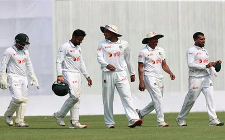 Pakistan 116-3 at tea despite Bangladesh's fightback