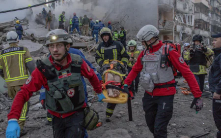Russia pummels Kyiv, killing at least 21 and denting peace hopes