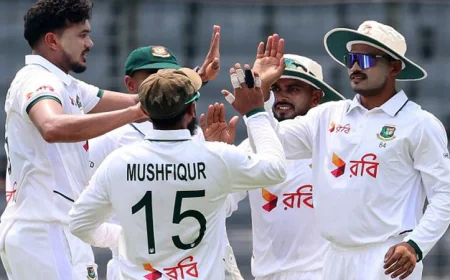 Bangladesh tighten grip as Pakistan slump to 96-4 at lunch