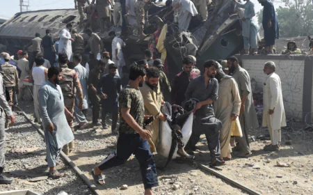 Dozens killed in blast targeting train in SW Pakistan: official