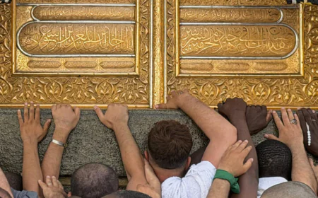 Pilgrims from the West flock to hajj despite Mideast war