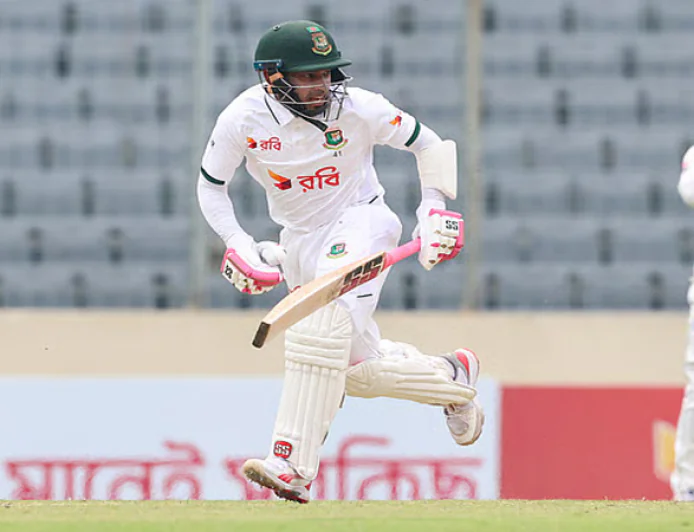 Mushfiqur battles lonely as Bangladesh reach 380-7 at lunch