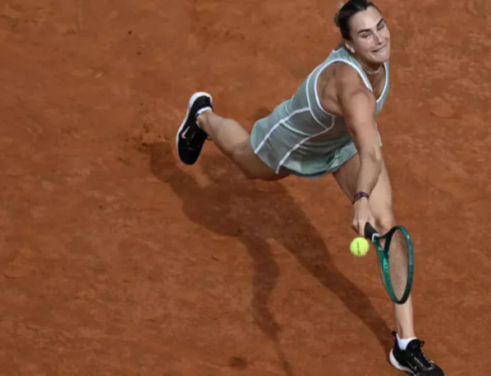 Stuttering Sabalenka seeks to set down marker at Roland Garros
