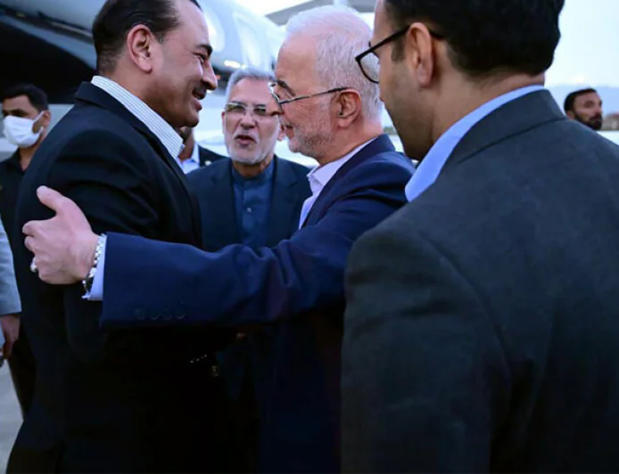 Pakistan army chief in Tehran as Iran weighs US peace offer