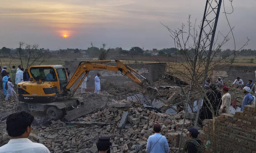 Car bomb attack on checkpoint kills at least 12 in northwest Pakistan: police