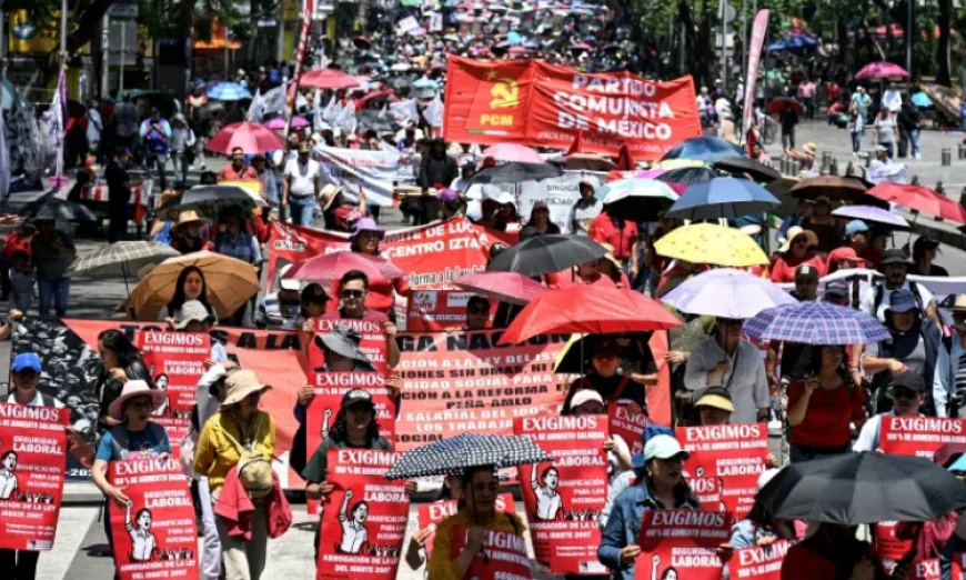 Mexican teachers threaten World Cup protests over salary proposal