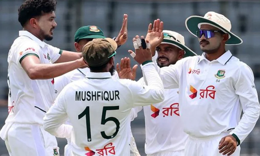 Bangladesh tighten grip as Pakistan slump to 96-4 at lunch