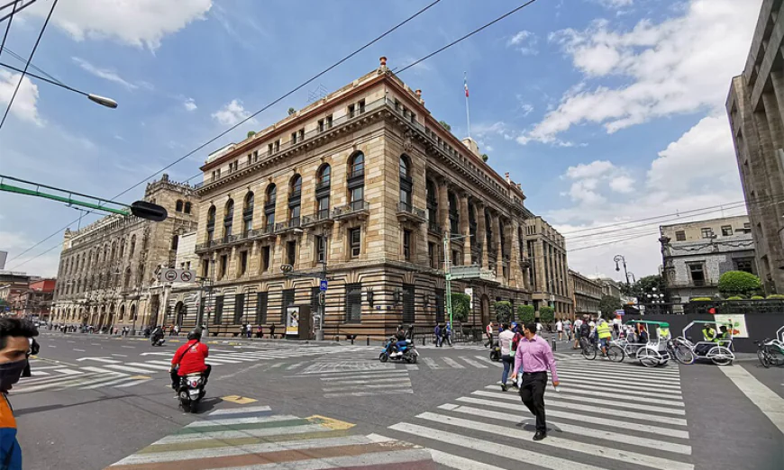Moody's downgrades Mexico debt rating to Baa3