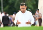 PM offers munajat at parents’ graves after returning home
