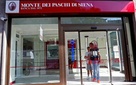 Italy's Intesa launches rival 31 bn euro bid for MPS
