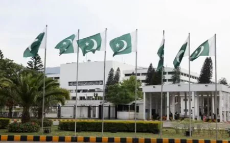 Pakistan Urges US-Iran Dialogue After Fresh Escalation
