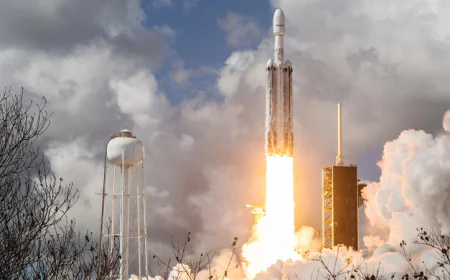 SpaceX Launches Falcon 9 Just Before IPO Debut