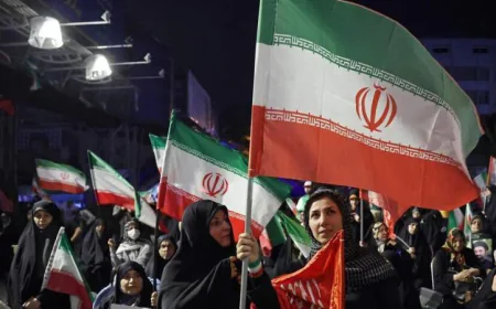 Dozens protest Iran–US peace deal outside foreign ministry, media reports