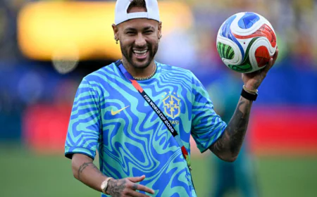 Neymar Returns to Brazil Training at World Cup