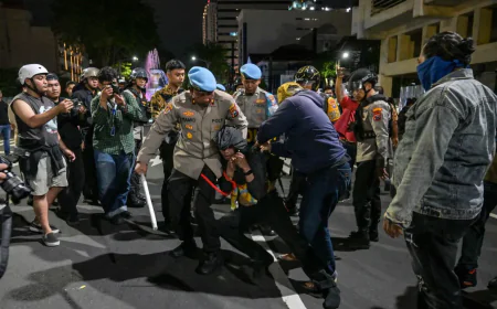 Indonesian police arrest dozens during anti-government protests