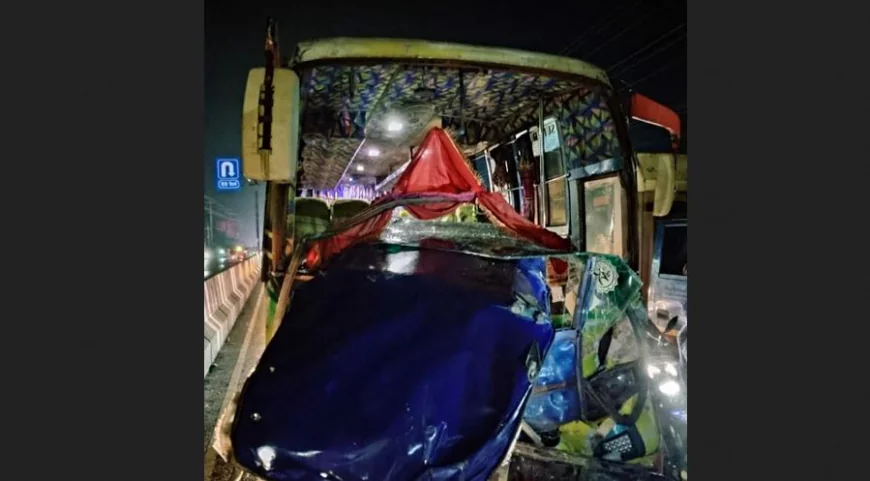 3 killed, 2 injured in Cumilla bus-auto rickshaw collision
