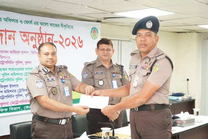 KMP Commissioner Awards Traffic Police for Outstanding Performance