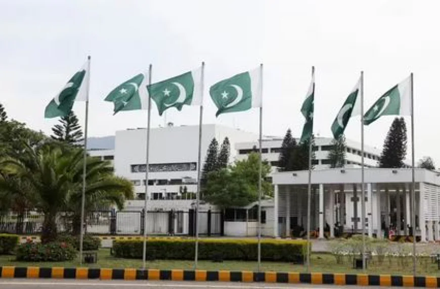 Pakistan Urges US-Iran Dialogue After Fresh Escalation