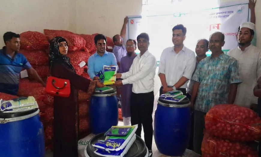 120 Rajshahi Farmers Get Incentives for Onion Seed Production