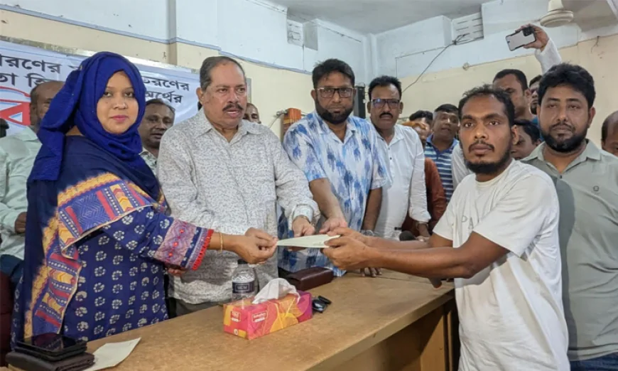Financial aid distributed to underprivileged families in Barishal