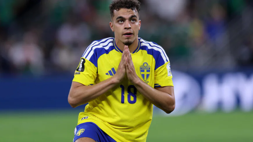 Sweden crush Tunisia 5-1 to take control of World Cup group