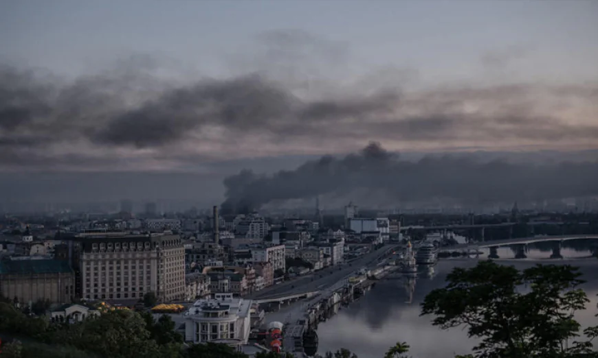 Explosions Reported in Kyiv Amid Missile Attack