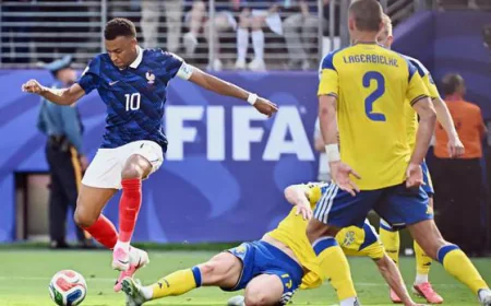 Mbappe Double Fires France into World Cup Last 16