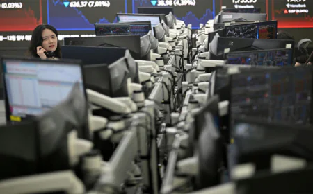 Asian Markets Mixed as Tech Recovery Stutters, Oil Falls