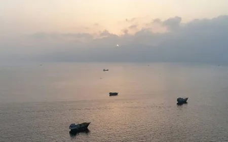 US Strikes Iran After Hormuz Attacks, Tehran Vows Retaliation