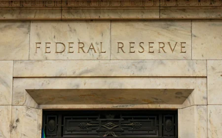 US Fed Expected to Hold Rates Steady Amid Inflation Concerns