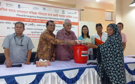 236 Flood-Affected Families Receive Financial Aid in Bandarban
