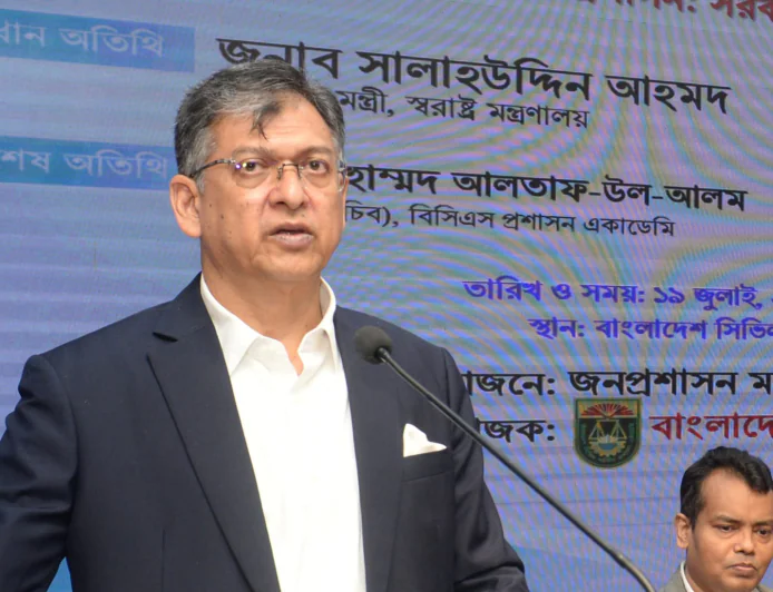 Salahuddin Calls for Politically Neutral Civil Service