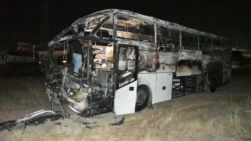 40 killed as bus plunges into ravine in Pakistan