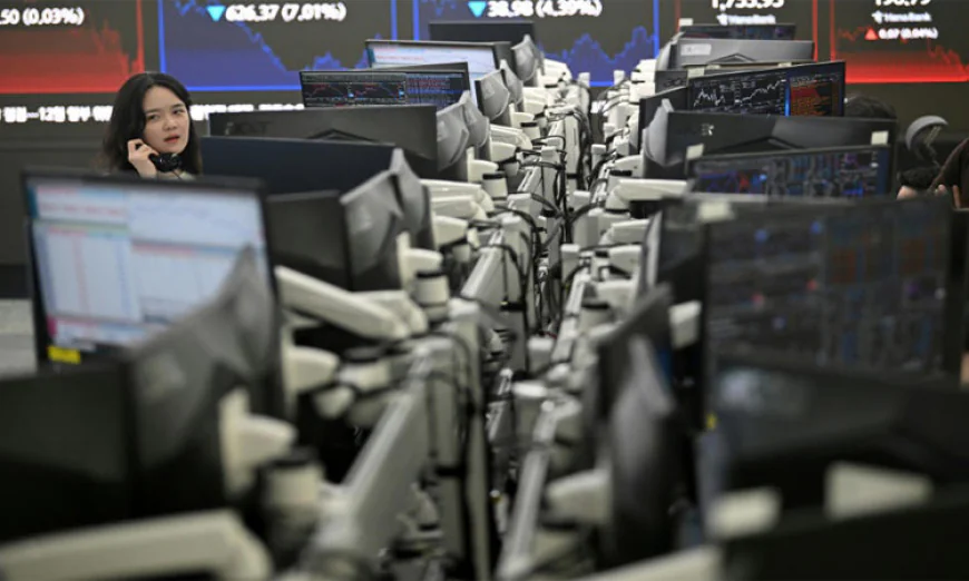 Asian Markets Mixed as Tech Recovery Stutters, Oil Falls