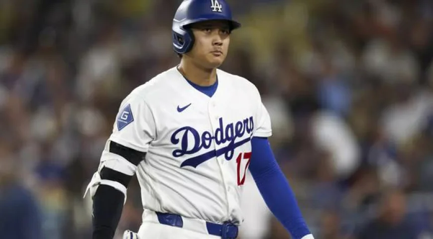Dodgers' three-peat hopes hinge on Ohtani's knee