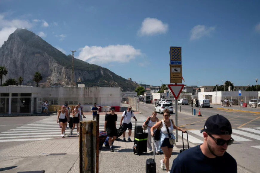 Gibraltar and Spain remove border controls