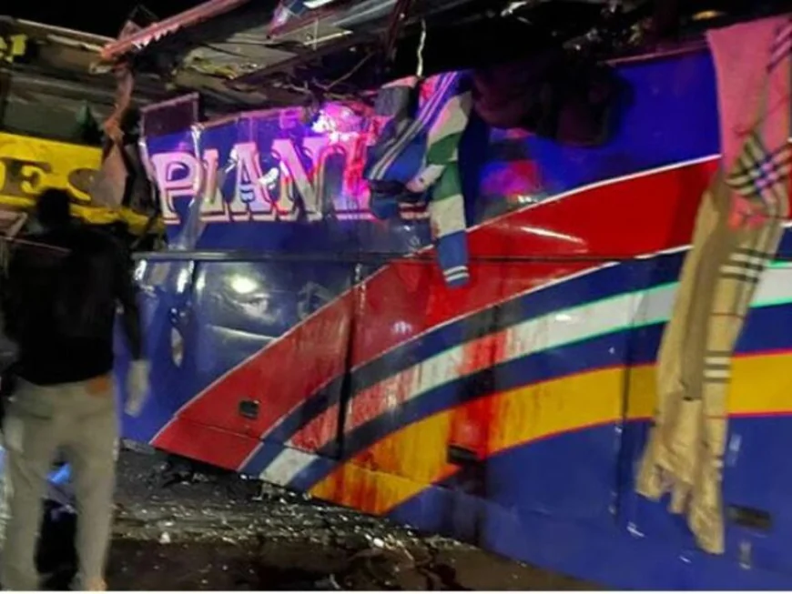 Uganda school bus crash kills 21