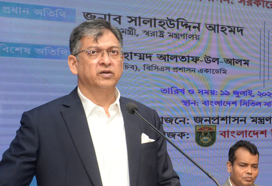 Salahuddin Calls for Politically Neutral Civil Service