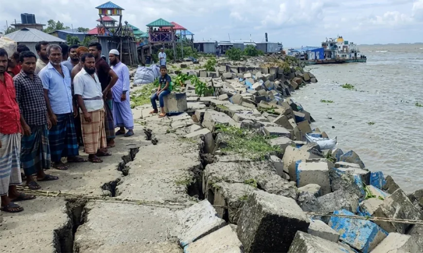 Strong Meghna Current Erodes Bhola Town Protection Embankment