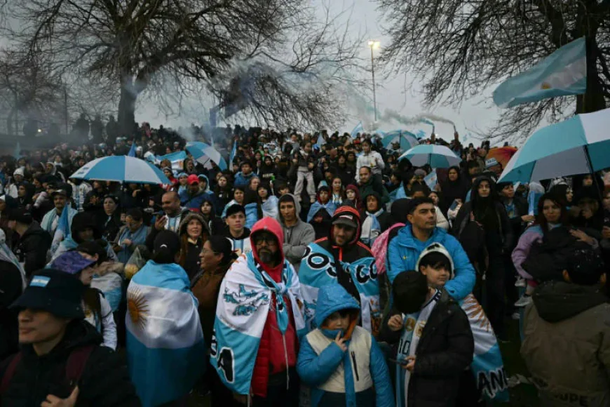 Thousands welcome Argentina squad home despite World Cup final defeat