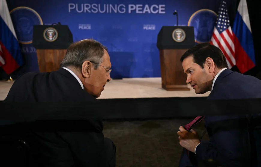 US, Russian Diplomats Discuss Ukraine War in Manila