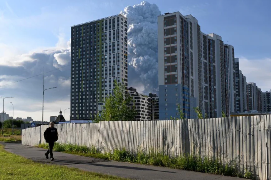 At Least 17 Killed in Russian, Ukrainian Long-Range Strikes