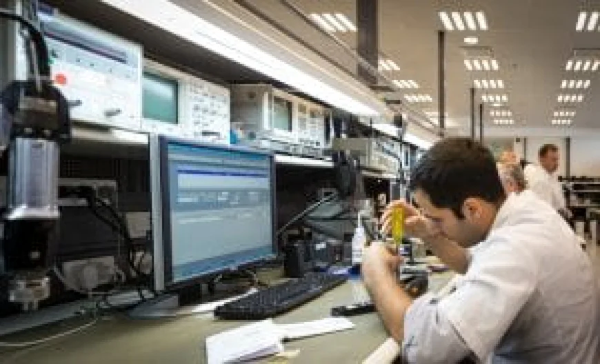 Eurozone Business Activity Rises Amid Mideast War Concerns