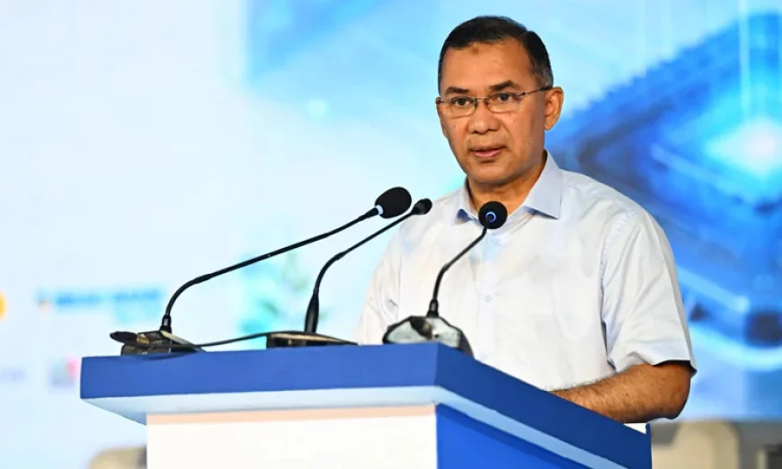 PM Pins Hope on Semiconductor Industry as Next Economic Driver
