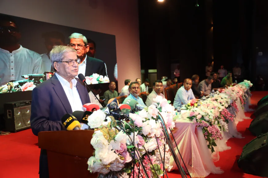 Choose Entrepreneurship Over Job Hunt, Mirza Fakhrul Tells SAU Students